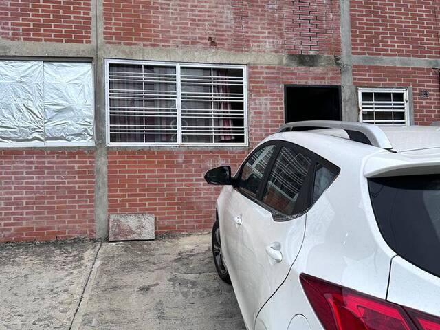 #1 - Duplex para Alquiler en Guatire - M